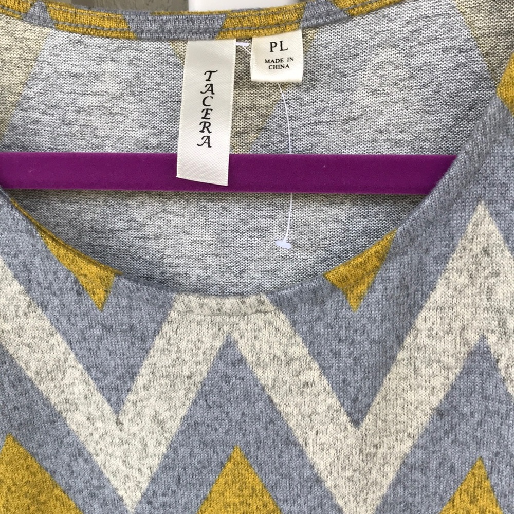 Tunic sweater! NWT! - Picture 2 of 4